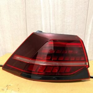 VW Golf 7 foot. Original. (defect - a torn corner). New one.