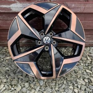 VOLKSWAGEN 19" original rims - VERY GOOD CONDITION
Size: 5x112
19 inches in diameter
Width: 7.5 J
ET: 50
Hole: 57.1 mm
Straight rims, not fixed, NOT REGENERATED