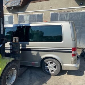 vw T5 caravelle 2.5 bnz engine 9+1 seats front/rear climate control, curtains etc.